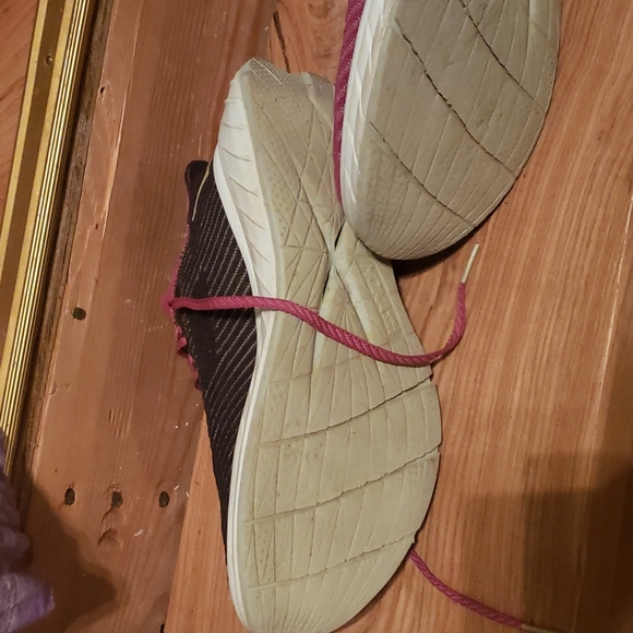 Hoka Carbon X Size 9B - Picture 3 of 5